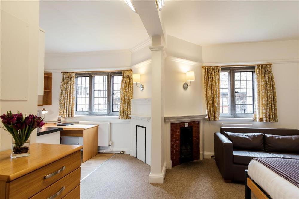 Westminster College Otel CBG Dış mekan fotoğraf