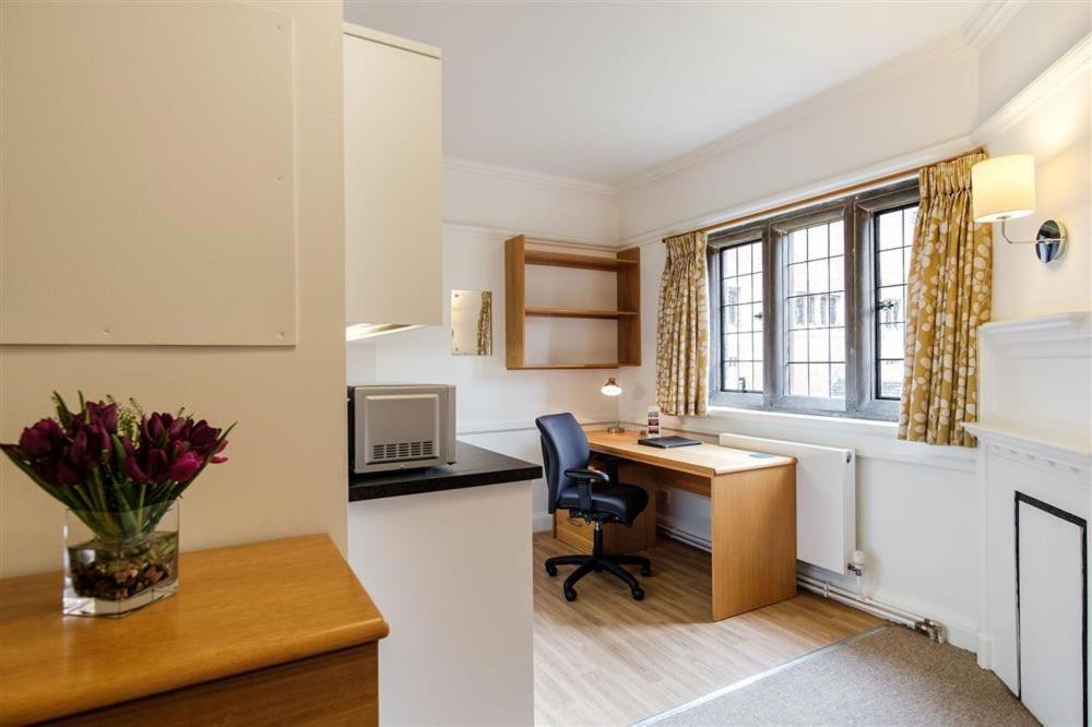 Westminster College Otel CBG Dış mekan fotoğraf