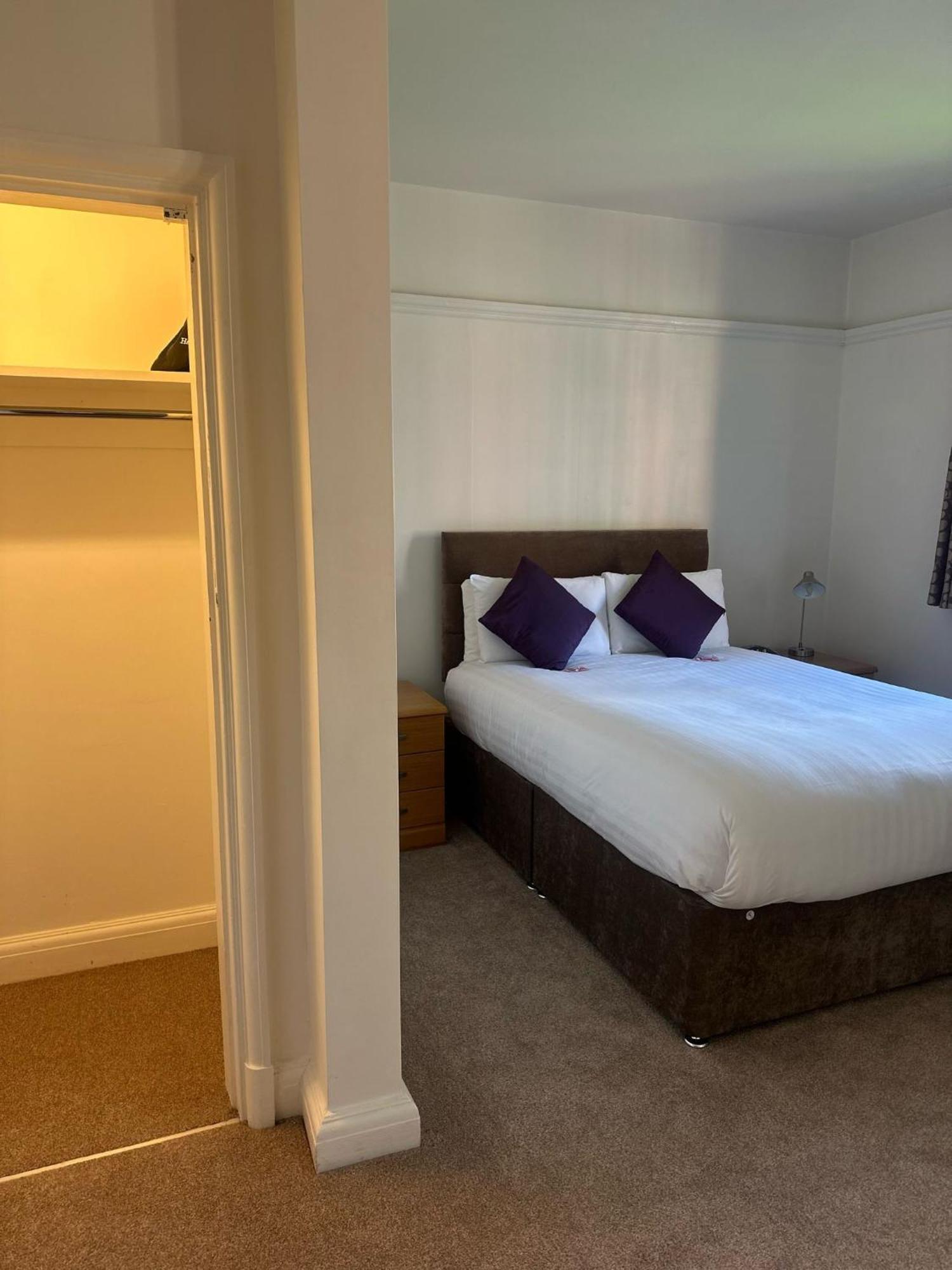 Westminster College Otel CBG Dış mekan fotoğraf